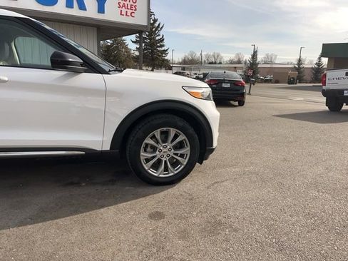 Used 2024 Ford Explorer Limited image 13