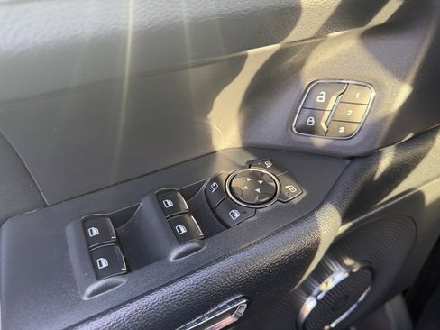 Used 2022 Ford Expedition XLT image 37