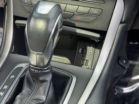 Used 2015 Ford Edge SEL w/ Equipment Group 201A AWD/4WD image 18