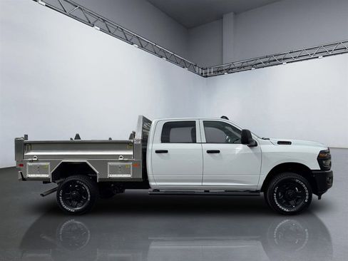 Used 2025 RAM 2500 Tradesman AWD/4WD image 3