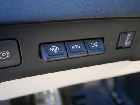 Used 2023 Buick Enclave Avenir w/ Avenir Technology Package image 26