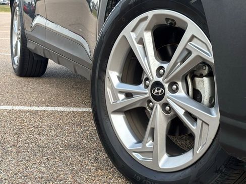 Used 2023 Hyundai Kona SEL FWD image 2