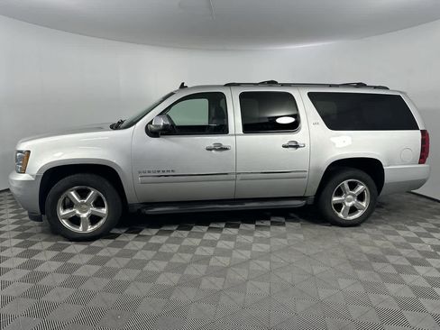 Used 2010 Chevrolet Suburban LTZ image 5