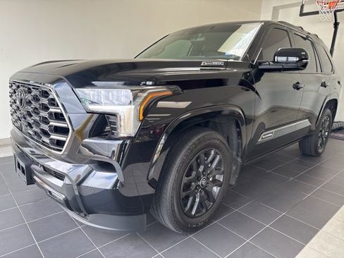 Used 2025 Toyota Sequoia Platinum image 3