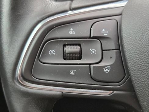 Used 2023 Buick Envision Essence FWD image 29