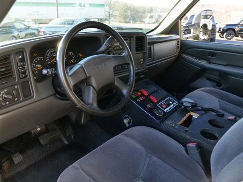 Used 2006 GMC Sierra 3500 SLE w/ Heavy-Duty Power Package image 22