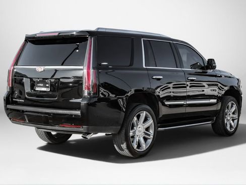 Used 2018 Cadillac Escalade Luxury RWD image 6