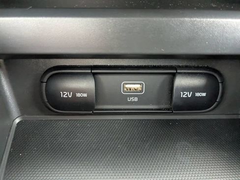 Certified 2025 Kia Soul LX w/ LX Technology Package FWD image 20