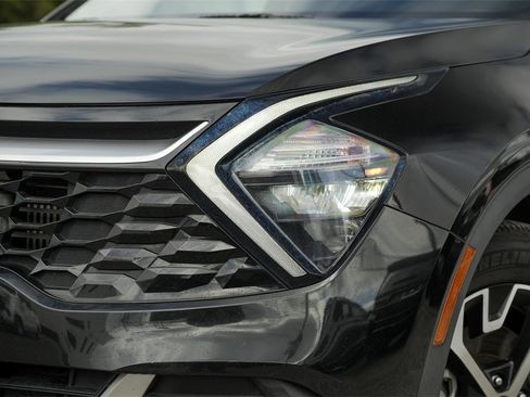 Used 2023 Kia Sportage EX w/ EX Premium Package image 3