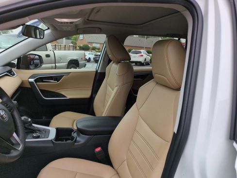 Used 2022 Toyota RAV4 XLE Premium AWD/4WD image 14