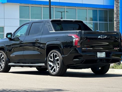 Used 2024 Chevrolet Silverado EV RST AWD/4WD image 6