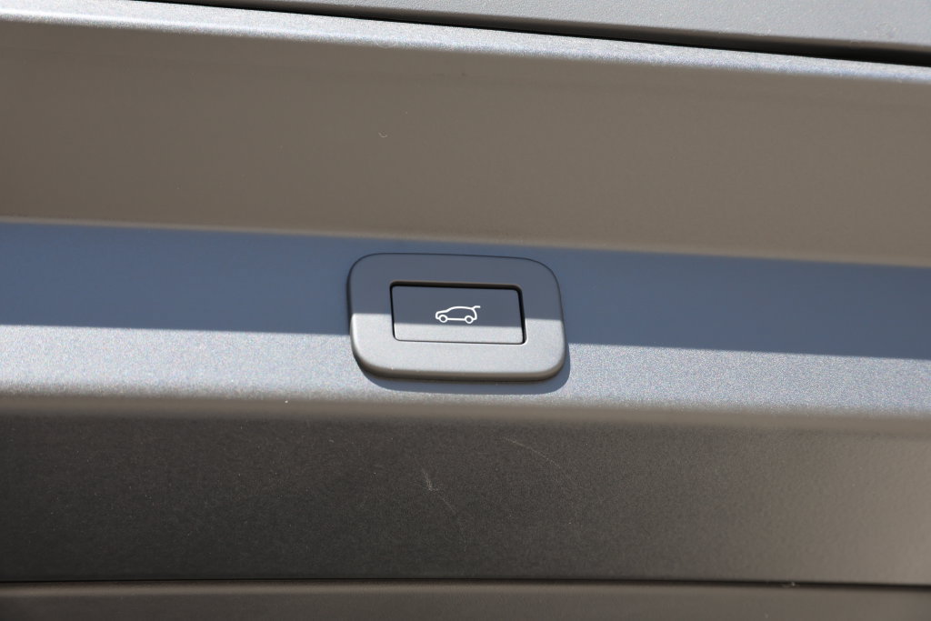 New 2027 Land Rover Range Rover Sport SE AWD/4WD image 5