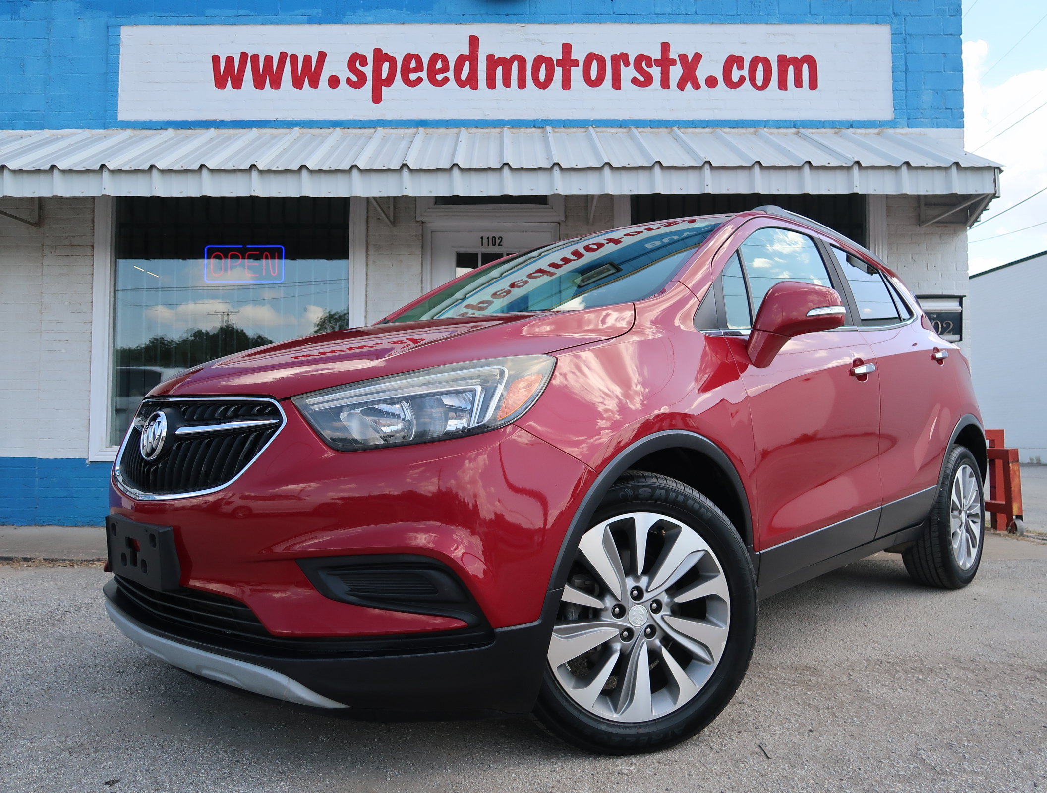 Used 2018 Buick Encore Preferred FWD image 1