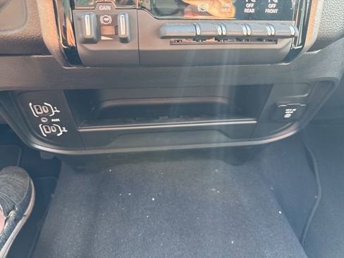 New 2025 RAM 2500 Tradesman AWD/4WD image 37