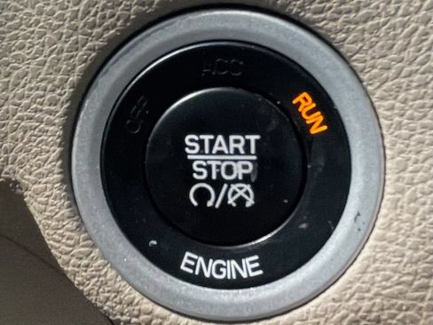 Used 2014 Chrysler 300 C w/ Beats Audio Group RWD image 20