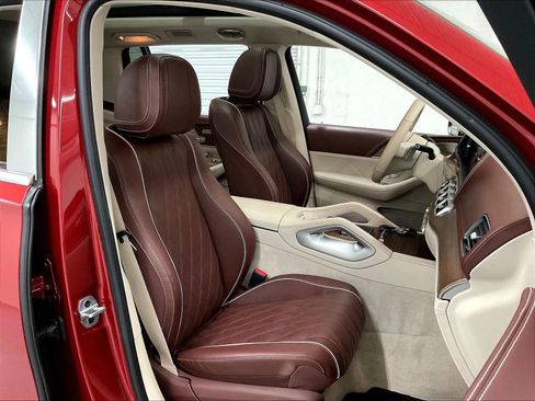 Used 2024 Mercedes-Benz Maybach GLS 600 4MATIC image 12