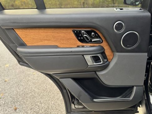 Used 2022 Land Rover Range Rover Autobiography image 13