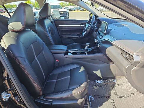 Used 2024 Nissan Altima 2.5 SR FWD image 28