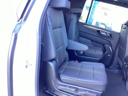 New 2026 Chevrolet Suburban High Country image 21