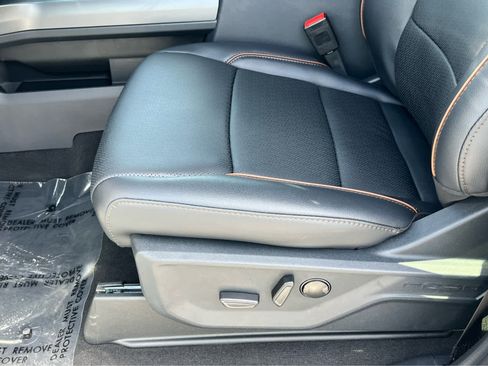 New 2026 Ford F250 Lariat w/ Black Appearance Package image 31