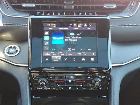 New 2025 Jeep Grand Cherokee Laredo X w/ Luxury Tech Group I image 8