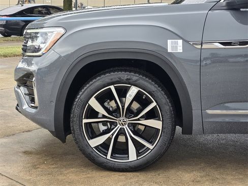 New 2026 Volkswagen Atlas SEL Premium R-Line image 5