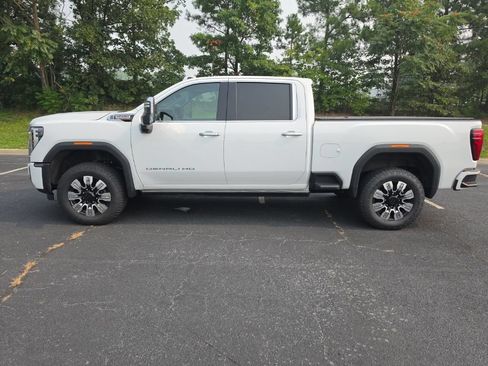 Used 2025 GMC Sierra 2500 Denali w/ Denali Reserve Package AWD/4WD image 3