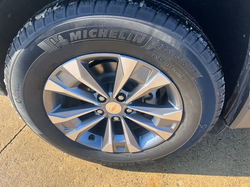 Used 2025 Chevrolet Equinox LT image 11