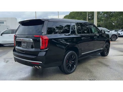 Certified 2024 GMC Yukon XL Denali w/ Denali Reserve Package AWD/4WD image 8