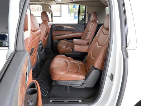 Used 2016 Cadillac Escalade ESV Premium AWD/4WD image 21
