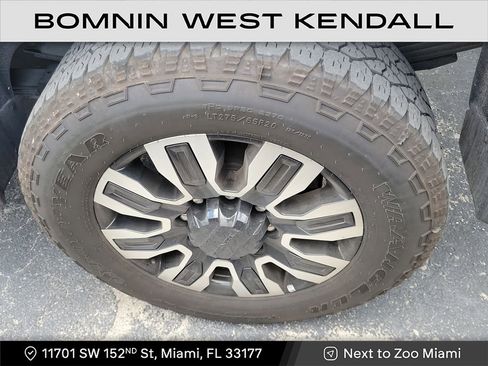 Used 2025 GMC Sierra 2500 Denali Ultimate w/ Max Trailering Package image 4