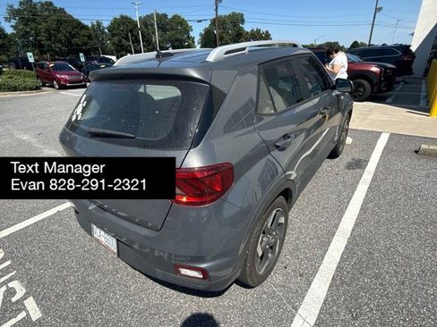 Used 2024 Hyundai Venue SEL FWD image 5