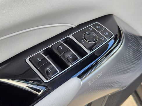 Certified 2025 Cadillac Lyriq Luxury image 27