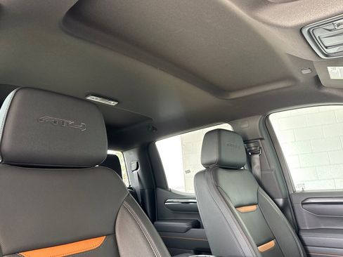 Used 2025 GMC Sierra 1500 AT4 image 15