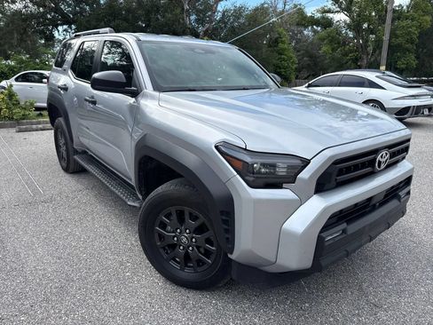 Used 2025 Toyota 4Runner SR5 AWD/4WD image 5