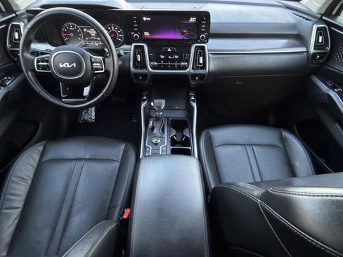 Used 2022 Kia Sorento S image 9