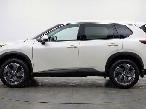 Used 2025 Nissan Rogue SV FWD image 5