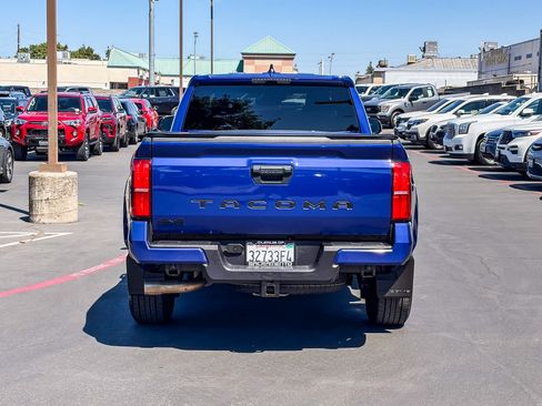 Used 2025 Toyota Tacoma TRD Sport AWD/4WD image 3