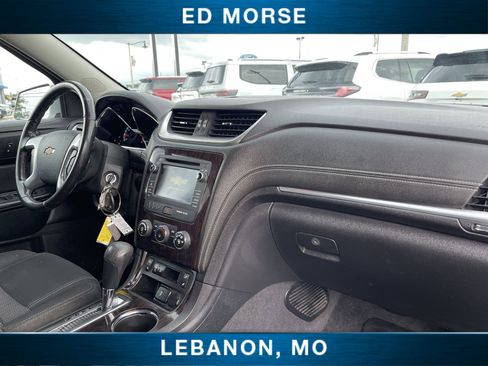 Certified 2017 Chevrolet Traverse LT w/ Style and Technology Package FWD image 27
