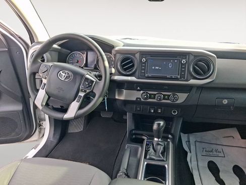 Used 2019 Toyota Tacoma SR5 RWD image 11