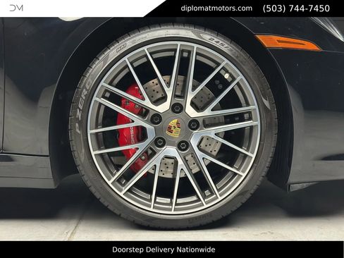 Used 2024 Porsche 911 Carrera S w/ Sport Package image 40