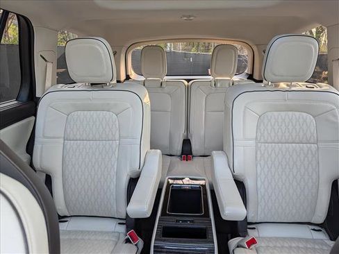 Used 2022 Lincoln Aviator Black Label w/ Dynamic Handling Package image 22