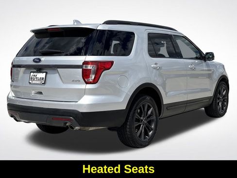 Used 2017 Ford Explorer XLT w/ Equipment Group 202A AWD/4WD image 8