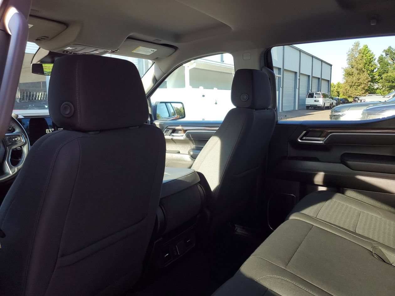 Used 2025 Chevrolet Silverado 1500 LT RWD image 10