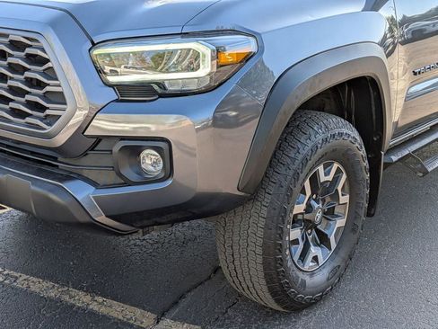 Used 2023 Toyota Tacoma TRD Off-Road w/ Technology Package AWD/4WD image 9