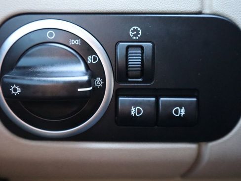 Used 2015 Land Rover LR4 HSE image 30