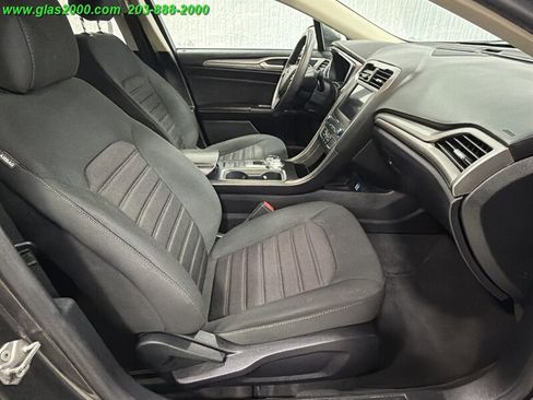 Used 2020 Ford Fusion SE FWD image 21