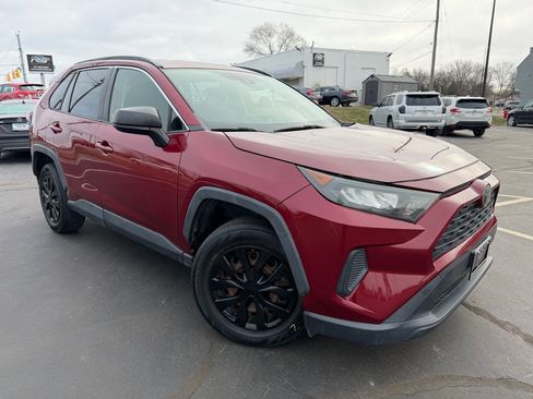 Used 2019 Toyota RAV4 LE image 62