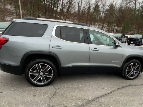Certified 2023 GMC Acadia SLT w/ Technology Package image 10