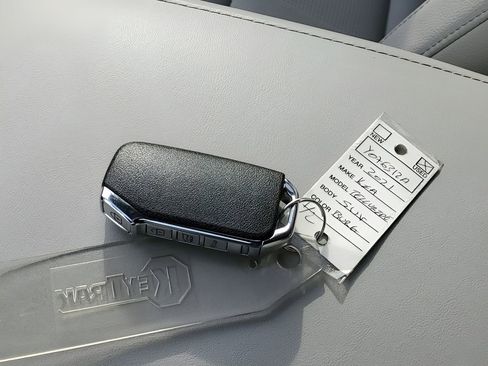 Used 2021 Kia Telluride SX w/ Towing Package FWD image 33